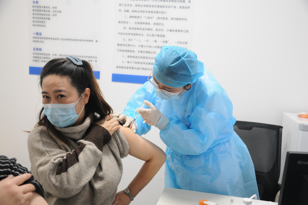 市妇幼保健院完成首批医护人员新冠病毒疫苗接种工作