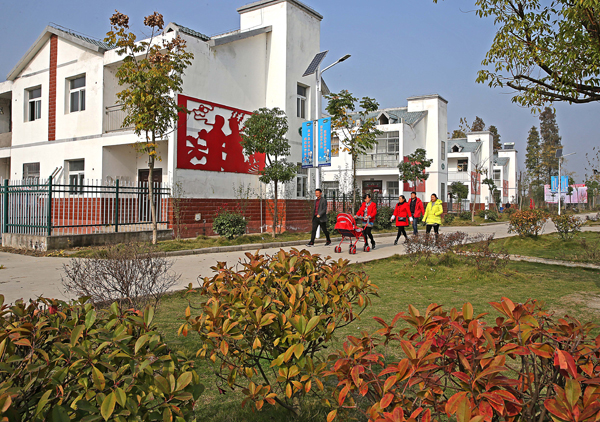 堰口镇魏岗中心村今年以来,寿县堰口镇结合该县创建省级文明城市工作