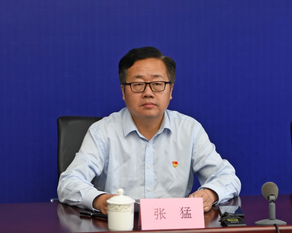 首先请市自然资源和规划局党组成员,副局长张猛作主题发布.