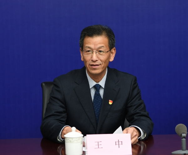 首先请淮南市民政局党组书记,局长王中作主题发布.