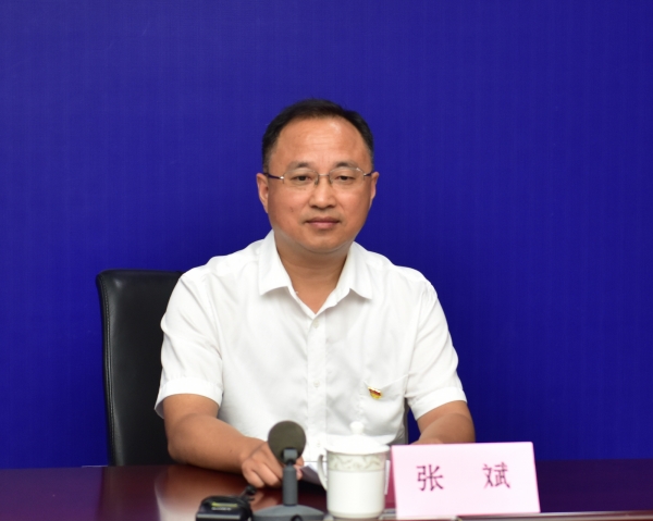 下面请寿县县委常委,县政府党组副书记,常务副县长张斌作主题发布.